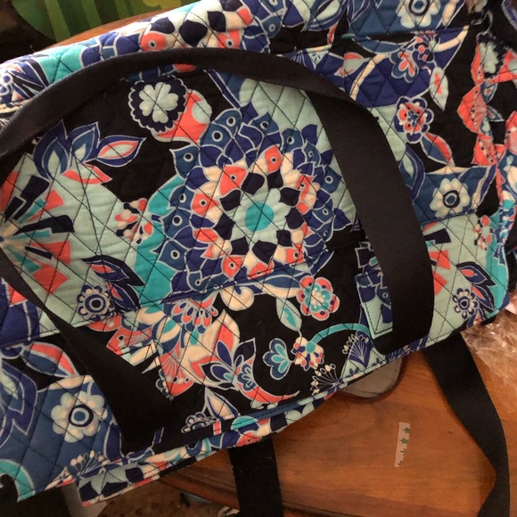 9 pieces of Vera Bradley; like new - Picture 2 of 2
